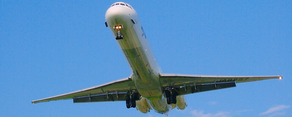 写真画像　日本航空(JapanAirlines)JL JAL　マクドネル・ダグラス→ボーイングMD-81(ＭcDonnellDouglas Ｍ.D.→BoeingMD-81) JA8557